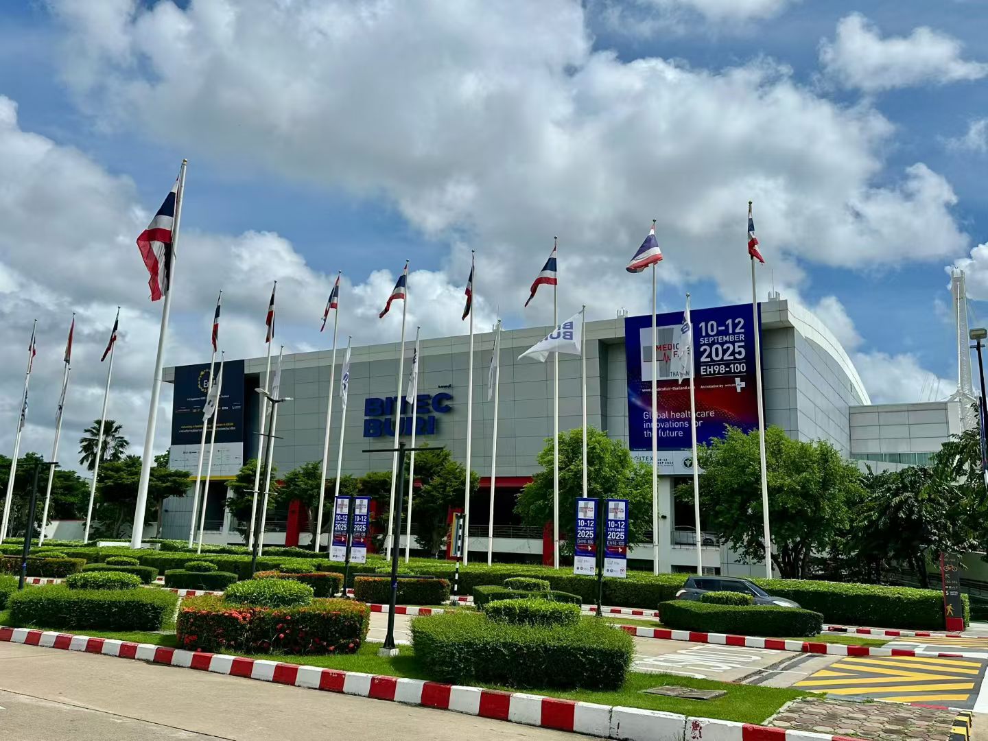 PIERWSZY DZIEŃ NA TARGACH MEDICAL TAJLANDIA 2025
